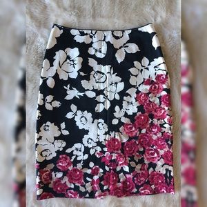 White House/Black Market floral pencil skirt, Sz 2